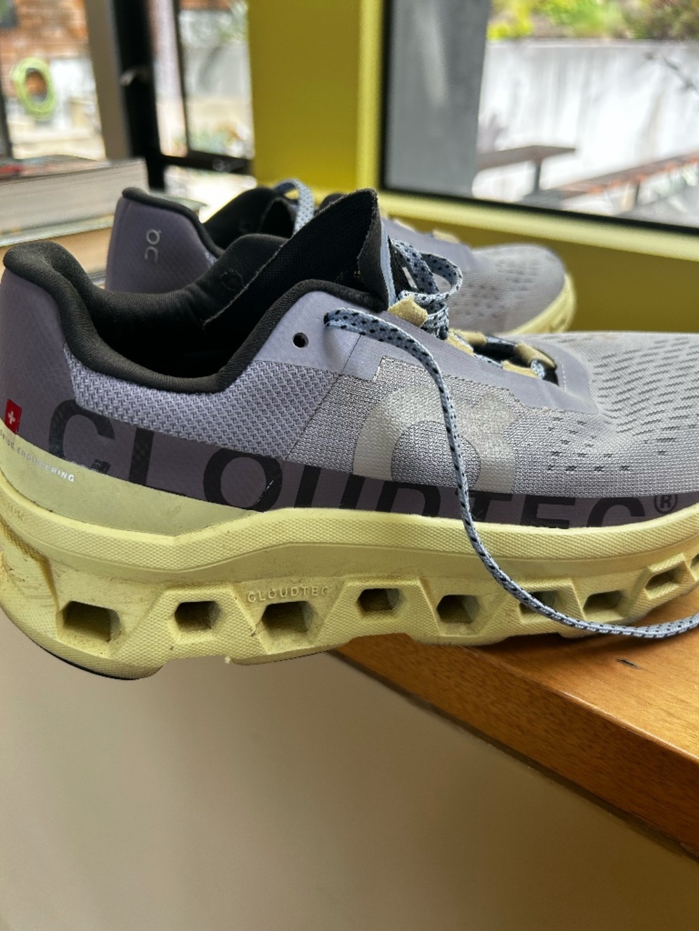 Women’s Size 8.5 ON Cloudmonster Running Shoes - Picture 3 of 7